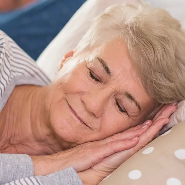 Warum das richtige Bett im Alter entscheidend ist